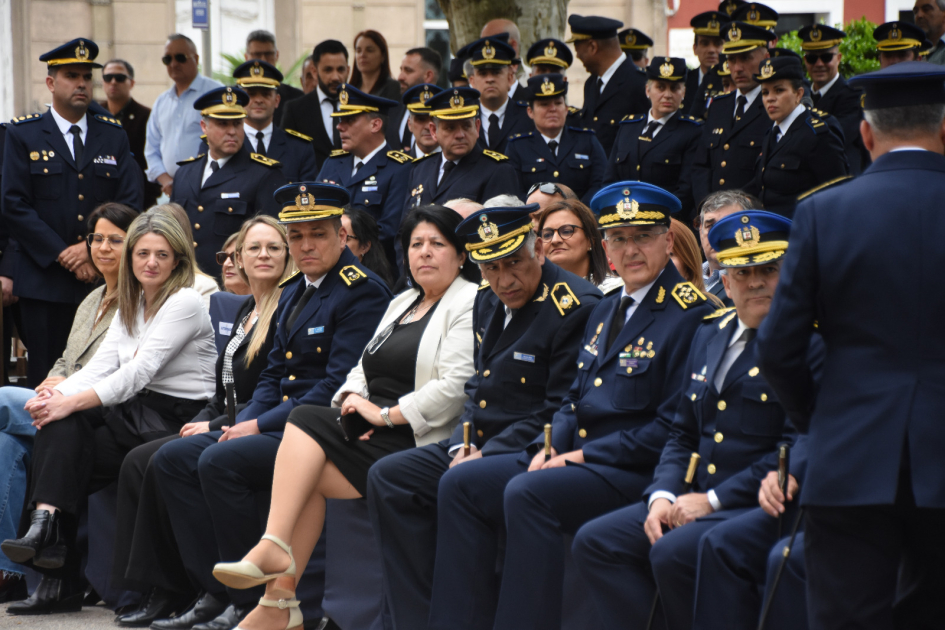 Jefatura de Policía de Cerro Largo celebró su 196.º aniversario con el egreso de 14 nuevos agentes