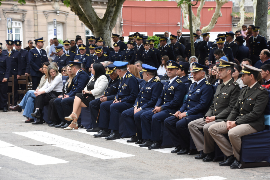 Jefatura de Policía de Cerro Largo celebró su 196.º aniversario con el egreso de 14 nuevos agentes