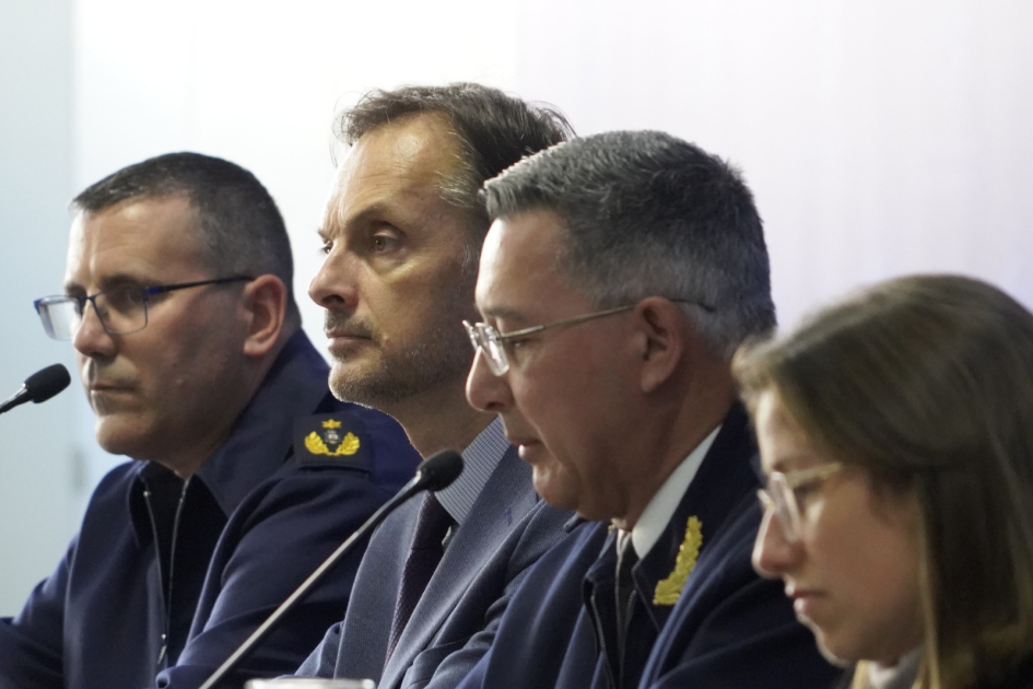 Director de la Policía Nacional junto a otras autoridades Director de la Policía Nacional junto a otras autoridades