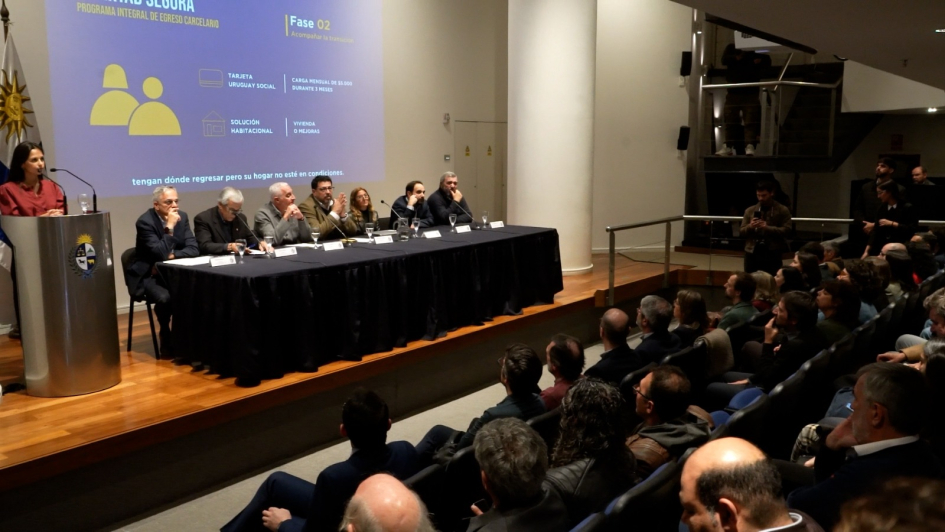 Mesa de autoridades en el lanzamiento del programa Libertad Segura Mesa de autoridades en el lanzamiento del programa Libertad Segura