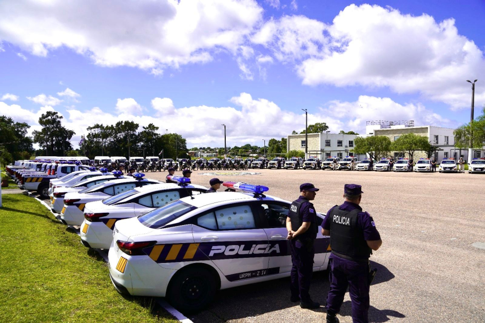 vehículos formados en la Plaza de Armas vehículos formados en la Plaza de Armas