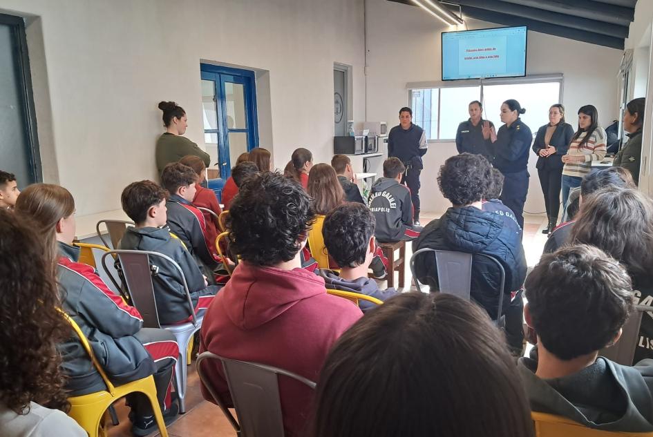 La Policía Comunitaria de Maldonado impulsa un abordaje integral para prevenir delitos La Policía Comunitaria de Maldonado impulsa un abordaje integral para prevenir delitos
