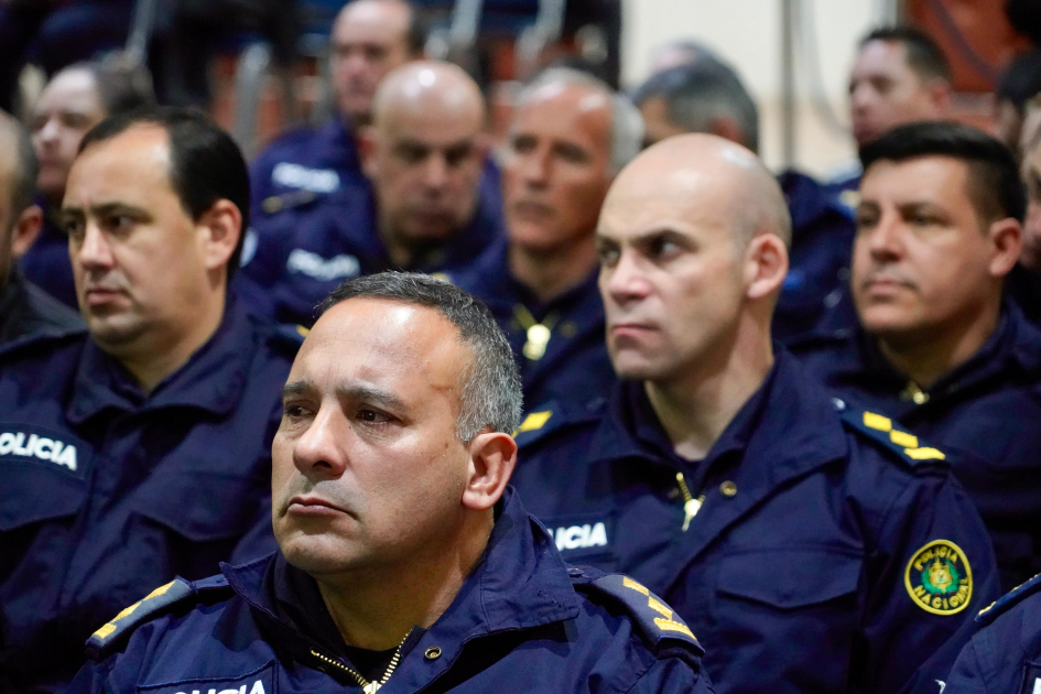 Ministro del Interior destacó la labor policial en un encuentro con comisarios Ministro del Interior destacó la labor policial en un encuentro con comisarios