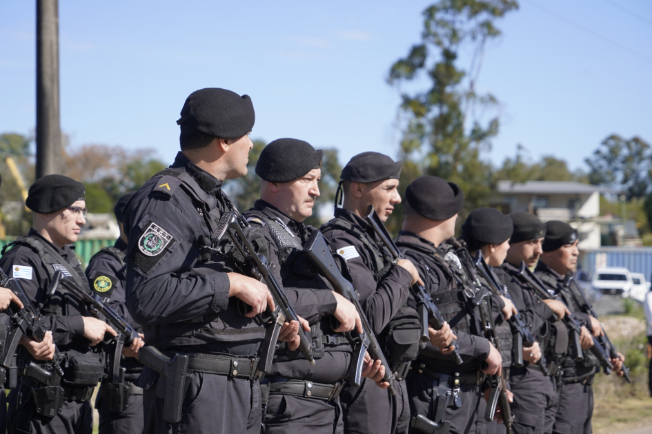 formación policial durante el acto
