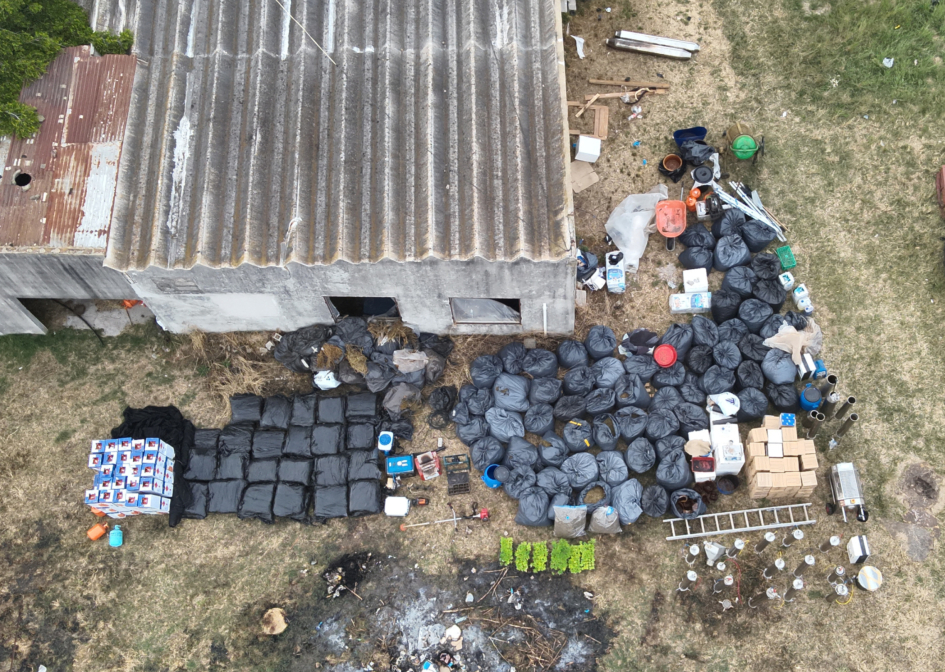 vista aérea de los objetos incautados en la operación Midas vista aérea de los objetos incautados en la operación Midas