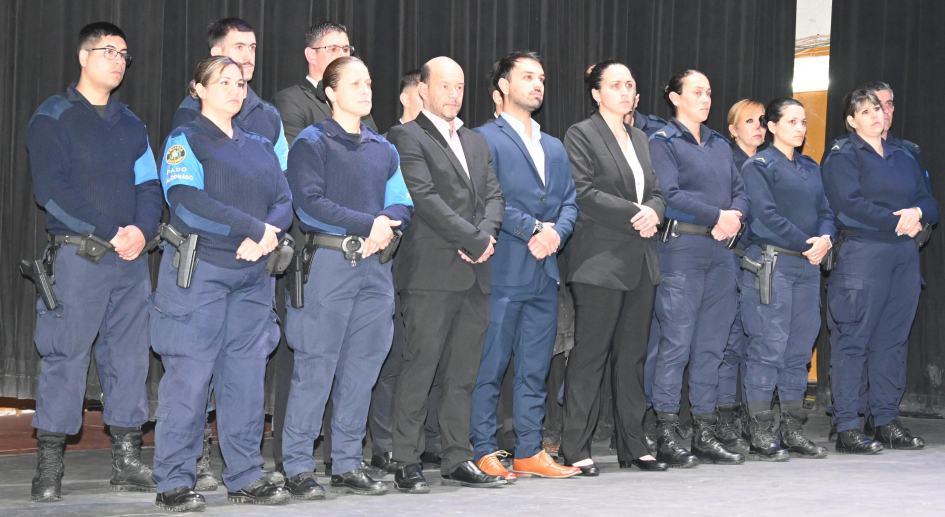 policias reconocidos en acto