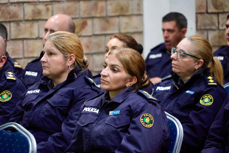Ministro del Interior destacó la labor policial en un encuentro con comisarios