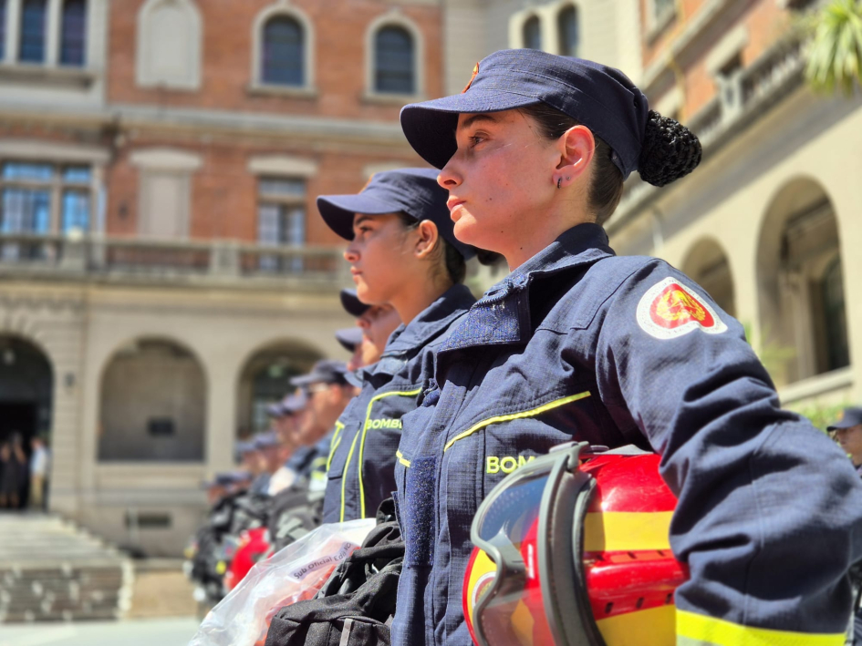 Delegación de Bomberos que viaja a Chile Delegación de Bomberos que viaja a Chile