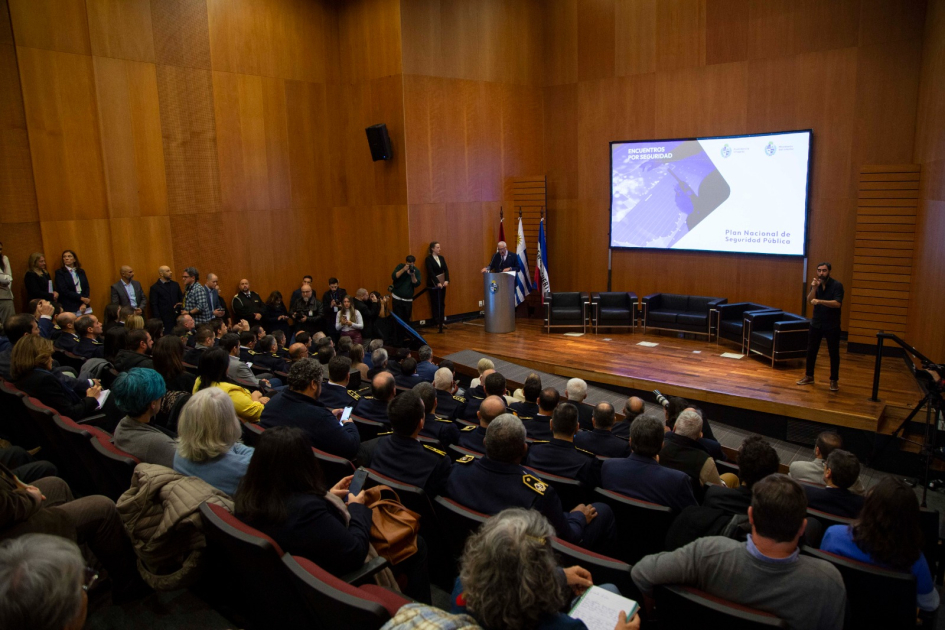 Uruguay lanza los “Encuentros por Seguridad” Uruguay lanza los “Encuentros por Seguridad”
