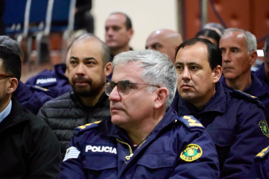 Ministro del Interior destacó la labor policial en un encuentro con comisarios
