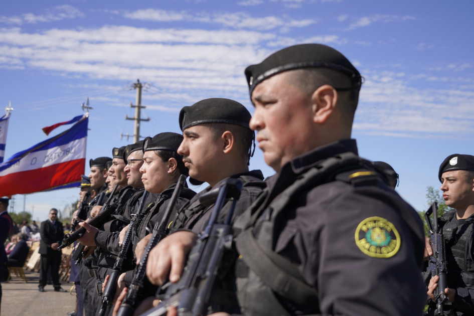 formación policial durante el acto