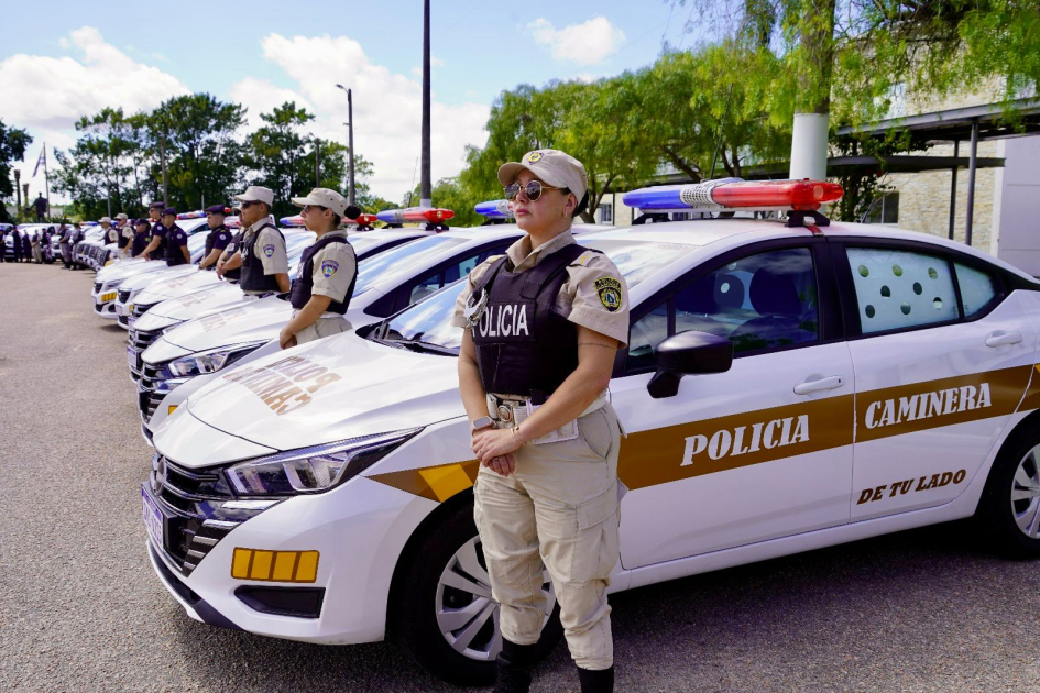 vehículos formados en la Plaza de Armas vehículos formados en la Plaza de Armas