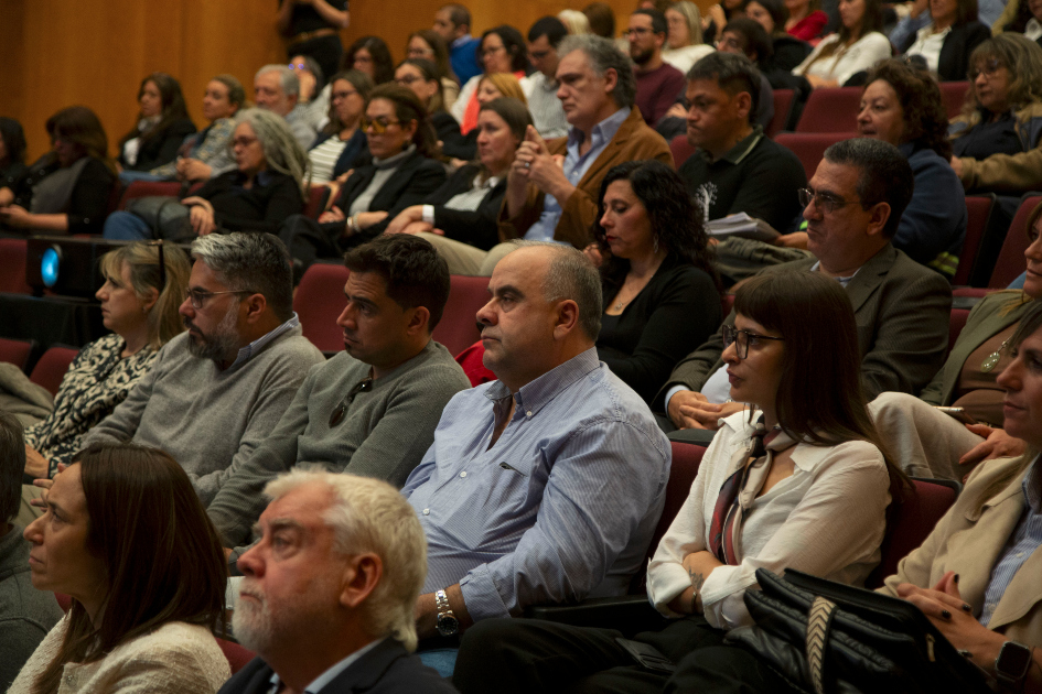 Primeras Jornadas de Salud Mental en el Ámbito Público Primeras Jornadas de Salud Mental en el Ámbito Público