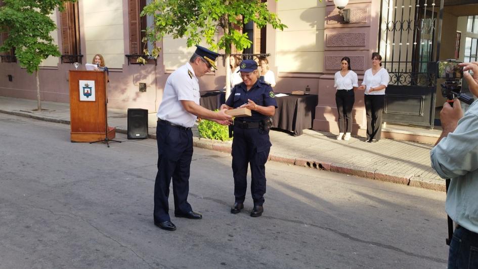 Premio Jefe de Policía, Sub Oficial Mayor María Echeveste Premio Jefe de Policía, Sub Oficial Mayor María Echeveste