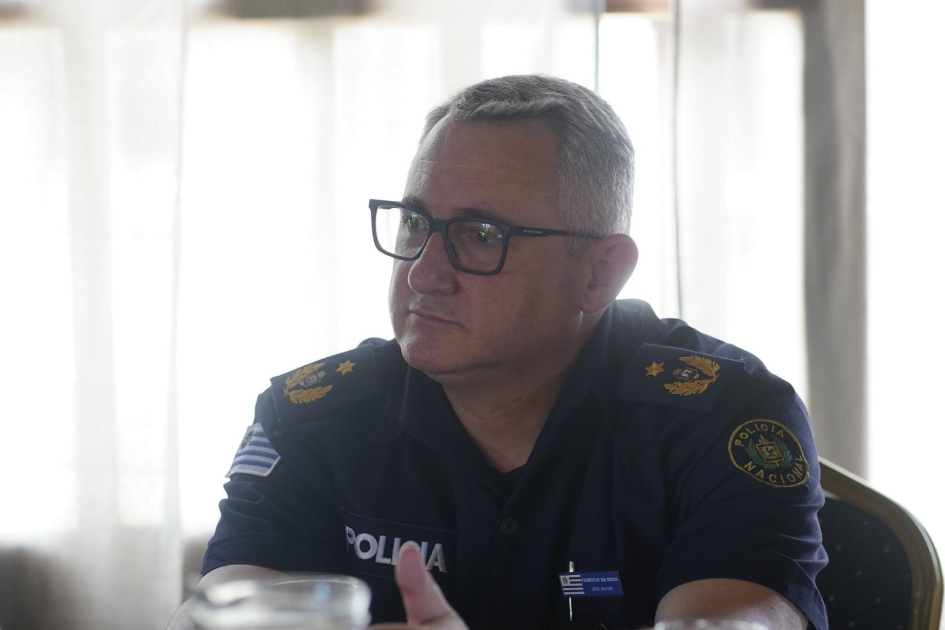 funcionario policial funcionario policial