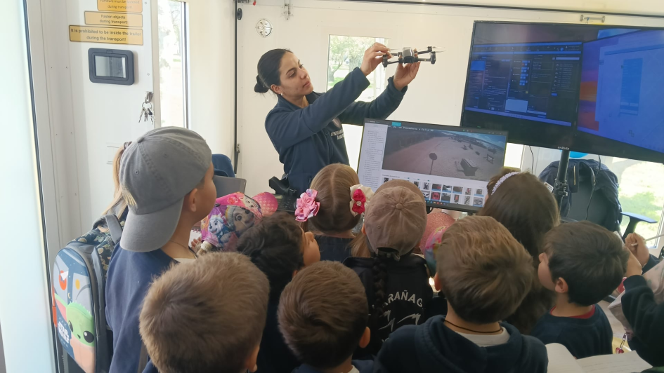 Información sobre tecnología a escolares Información sobre tecnología a escolares