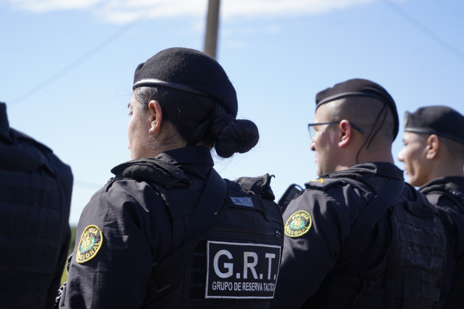 formación policial durante el acto