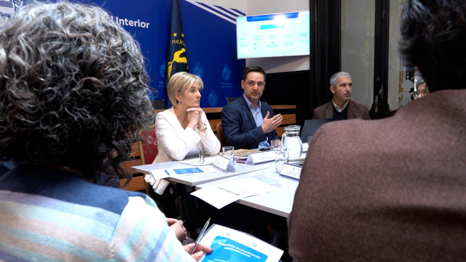 reun ión con representantes de organismos e instituciones del Estado reunión con representantes de organismos e instituciones del Estado