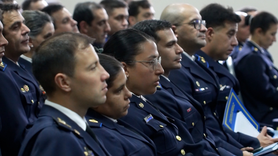 Oficiales que cursan la Licenciatura en Seguridad Públic
