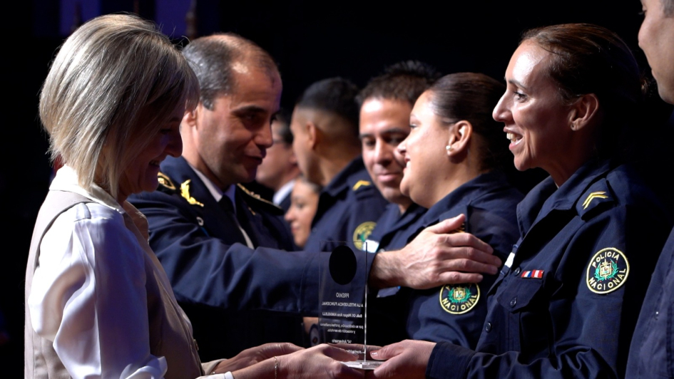 entrega de reconocimientos a los funcionarios entrega de reconocimientos a los funcionarios