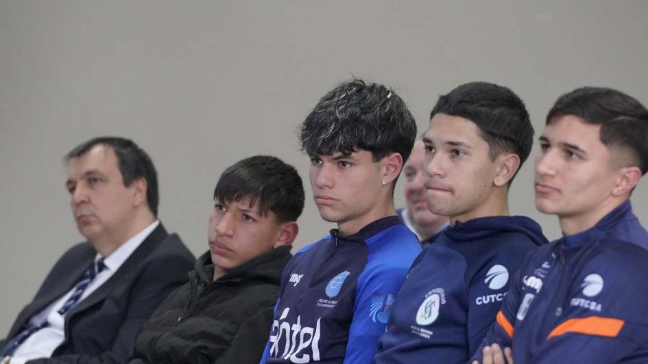 Charla del Programa Pelota al Medio junto a Diego Aguirre y Sebastián Eguren Charla del Programa Pelota al Medio junto a Diego Aguirre y Sebastián Eguren