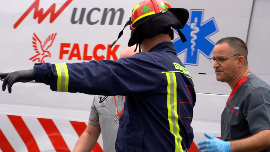 Bomberos participa de rescate de personas en siniestro de tránsito Bomberos participa de rescate de personas en siniestro de tránsito