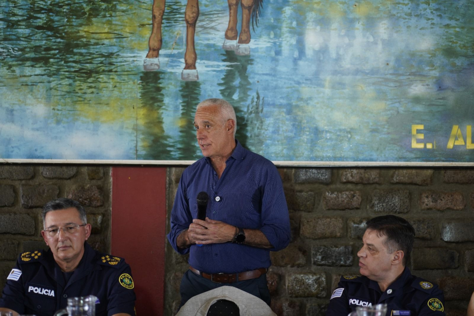 con con encargados de todas las unidades policiales de Canelones con con encargados de todas las unidades policiales de Canelones