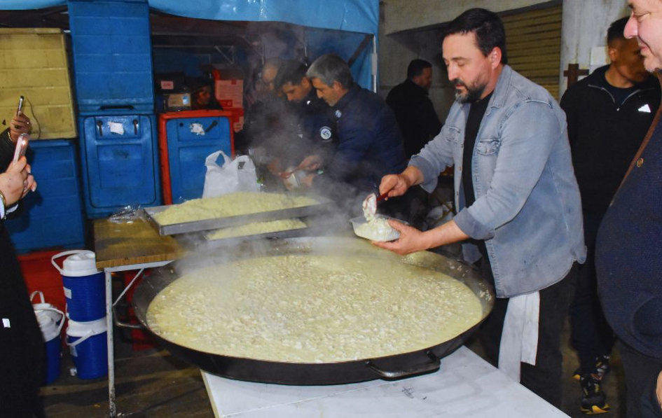 Comida solidaria en la DNEP para personas en situación de calle.