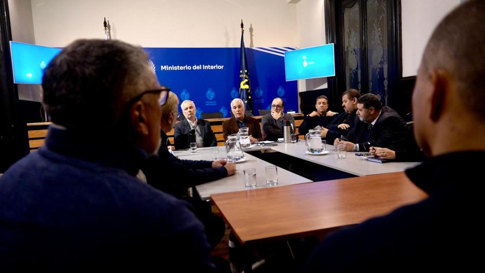 nión autoridades del Ministerio del Interior, AUF, Peñarol y Nacional nión autoridades del Ministerio del Interior, AUF, Peñarol y Nacional