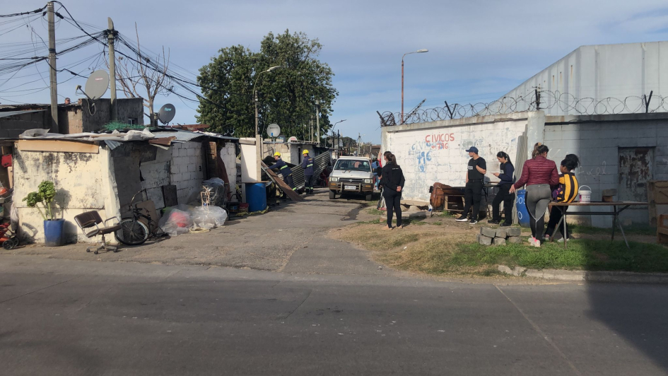Derriban vivienda utilizada como boca de drogas en Montevideo