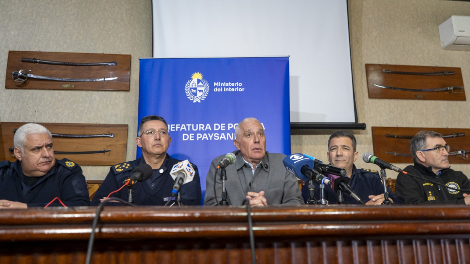 Ministro del Interior encabezó reunión de coordinación policial en Paysandú Ministro del Interior encabezó reunión de coordinación policial en Paysandú