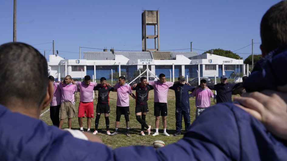 personas privadas de libertad antes de comenzar el encuentro de rugby personas privadas de libertad antes de comenzar el encuentro de rugby