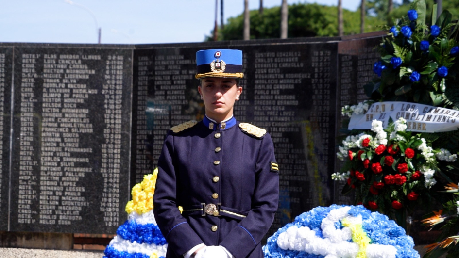Cadete formada en la Plaza de la Policía Cadete formada en la Plaza de la Policía