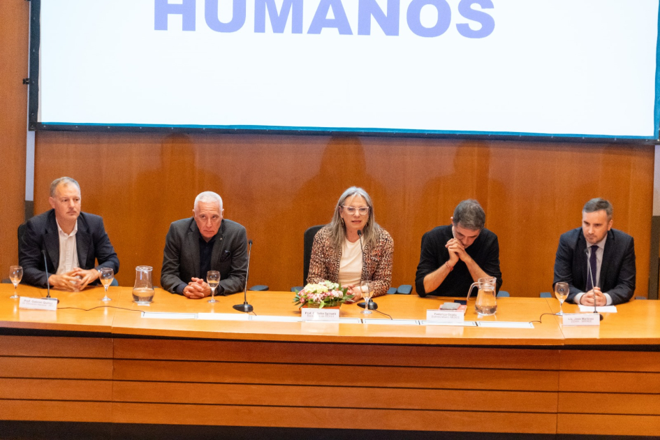 Collette Spinetti, Dr. Carlos Negro, Federico Graña, Gabriel Quirici, y Jose Martinez. Collette Spinetti, Dr. Carlos Negro, Federico Graña, Gabriel Quirici, y Jose Martinez