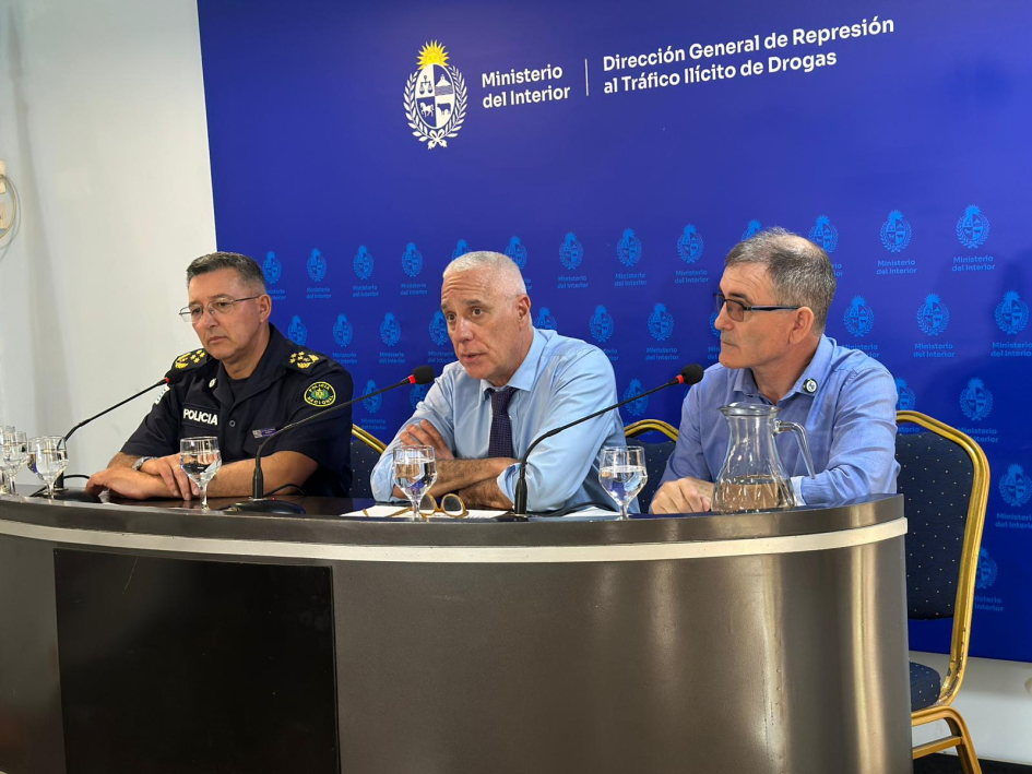 Ministro, Director de la Policía Nacional y Director de Investigaciones Ministro, Director de la Policía Nacional y Director de Investigaciones