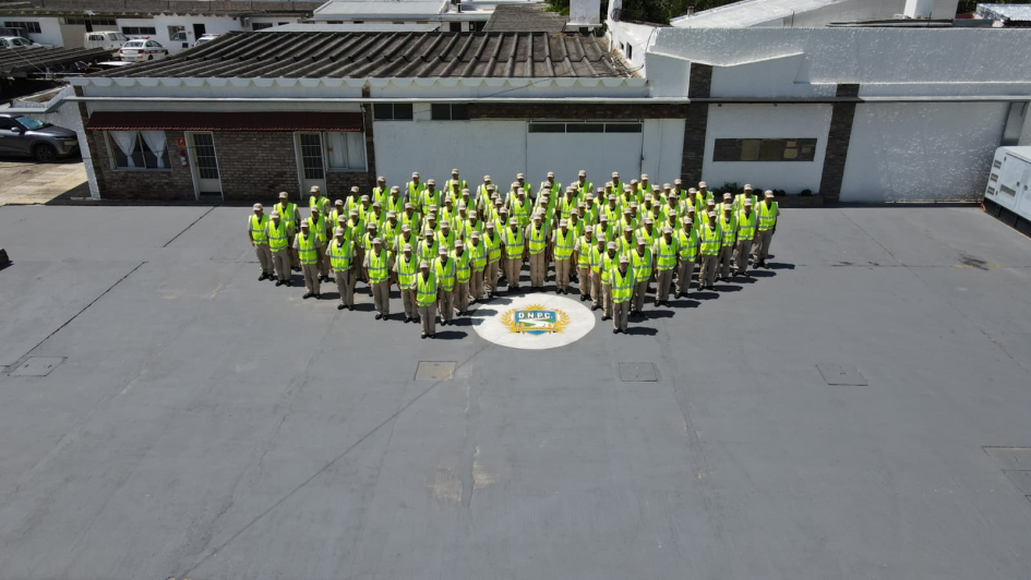 Formación de los alumnos en Plaza de Instrucción de Policía Caminera.