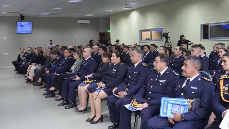 Oficiales que cursan la Licenciatura en Seguridad Pública