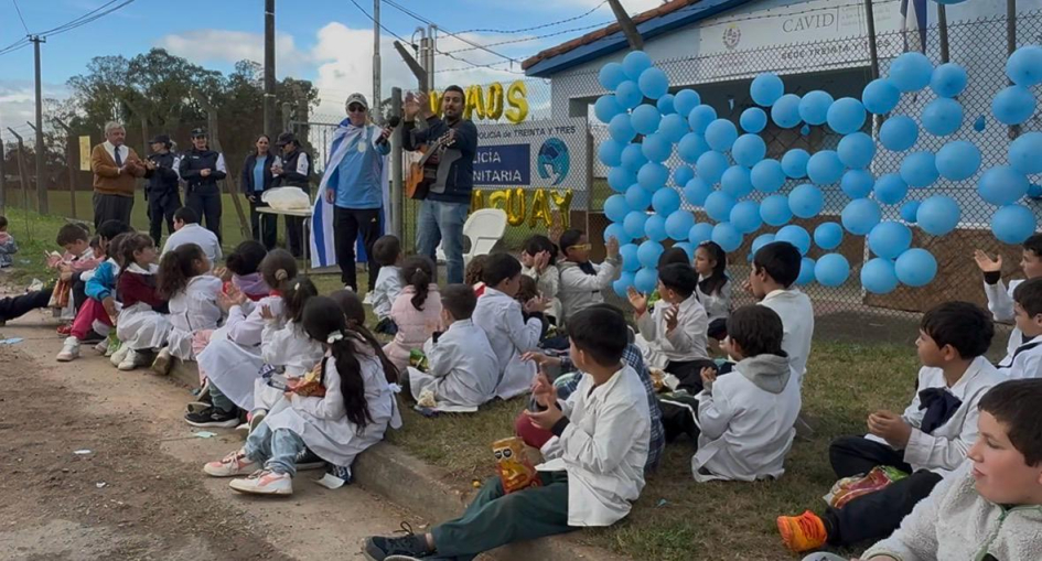 Escolares disfrutando de la jornada.