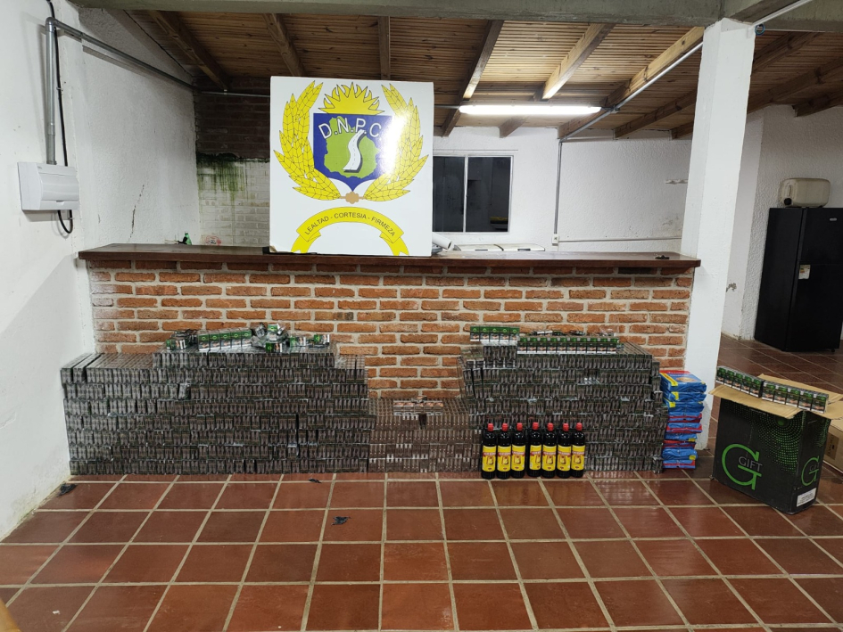 Mercadería incautada en ruta 27 Mercadería incautada en ruta 27