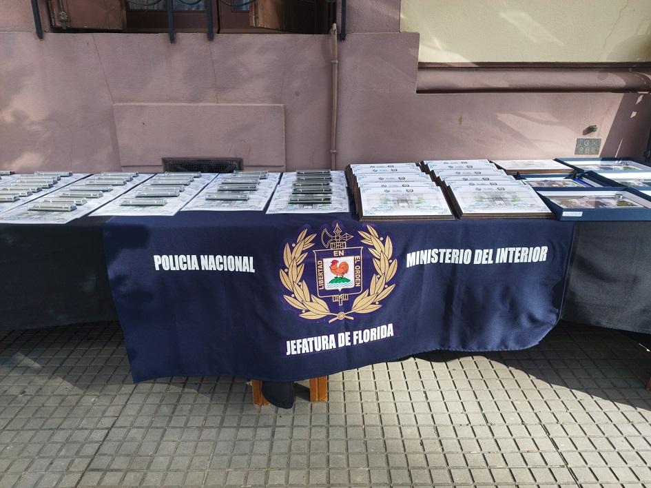 Mesa con premios y reconocimientos Mesa con premios y reconocimientos