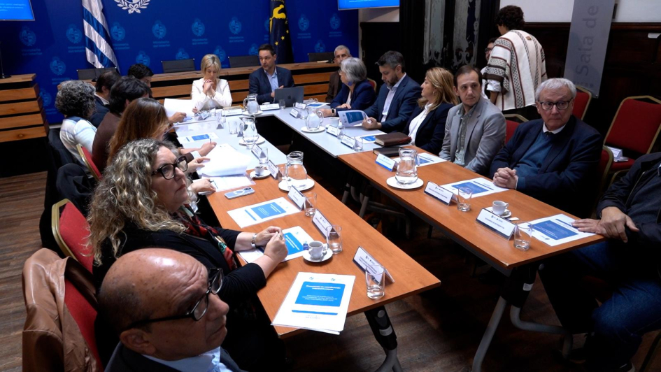 representantes de organismos e instituciones del Estado representantes de organismos e instituciones del Estado