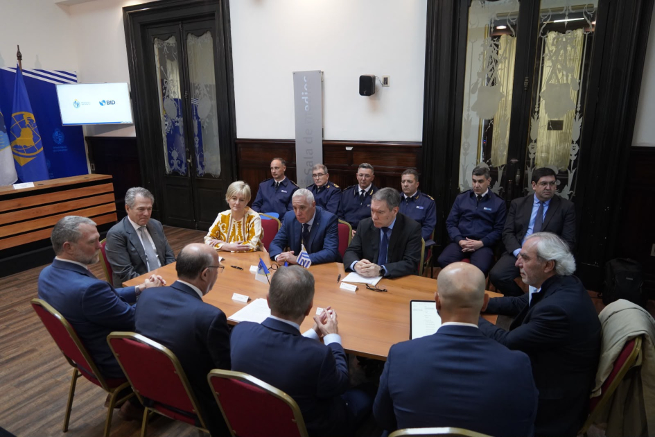 imágnes de la reunión entre autoridades del Ministerio del Interior y BID imágnes de la reunión entre autoridades del Ministerio del Interior y BID