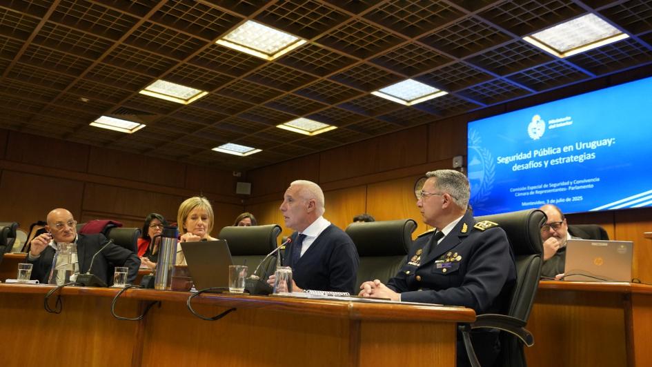 Treinta oficiales egresaron del 15.º Curso de Intervención Treinta oficiales egresaron del 15.º Curso de Intervención