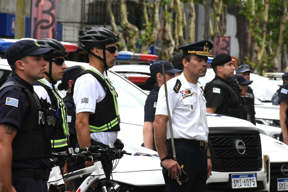 Imagen de personal policial formado Imagen de personal policial formado