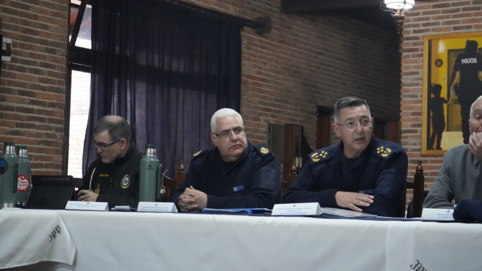 Ministro del Interior encabezó reunión de coordinación policial en Paysandú Ministro del Interior encabezó reunión de coordinación policial en Paysandú