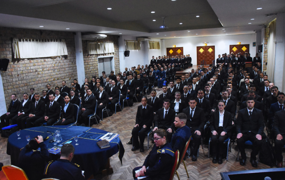 Ingreso de 199 aspirantes para la formación de agentes de la Policía Nacional Ingreso de 199 aspirantes para la formación de agentes de la Policía Nacional