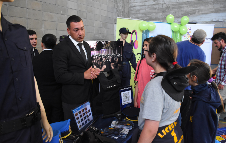 Feria Educativa Barros Blancos Feria Educativa Barros Blancos