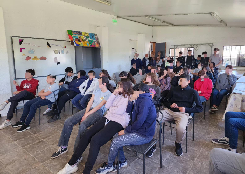 Alumnos participando de la charla en Escuela Técnica de Fraile Muerto. Alumnos participando de la charla en Escuela Técnica de Fraile Muerto.