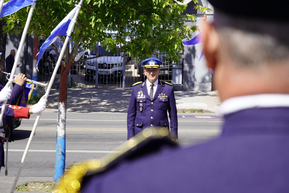 Director de la Policía Nacional ingresando a la Plaza de la Policía Director de la Policía Nacional ingresando a la Plaza de la Policía