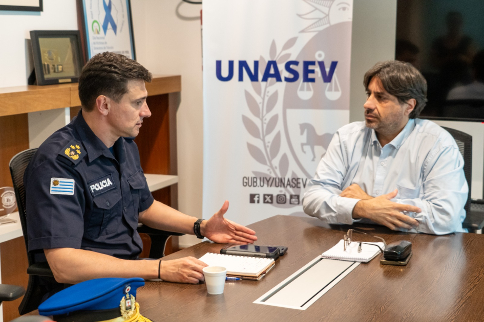 Subdirector de la Policía Nacional, Alfredo Clavijo, y el presidente de UNASEV Marcelo Metediera Subdirector de la Policía Nacional, Alfredo Clavijo, y el presidente de UNASEV Marcelo Metediera